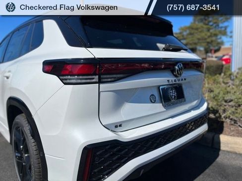 New 2026 Volkswagen Tiguan SE R-Line image 9