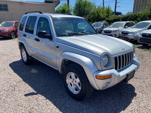 Used 2004 Jeep Liberty Limited w/ Trailer Tow Group AWD/4WD image 8