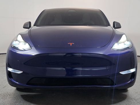 Used 2024 Tesla Model Y Performance image 2