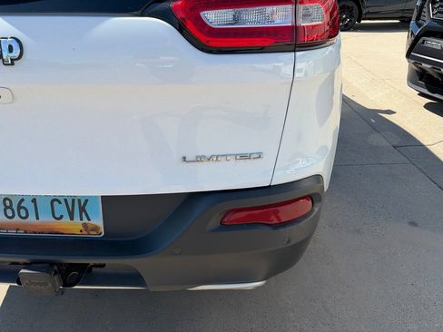 Used 2018 Jeep Cherokee Limited w/ Trailer Tow Group AWD/4WD image 7