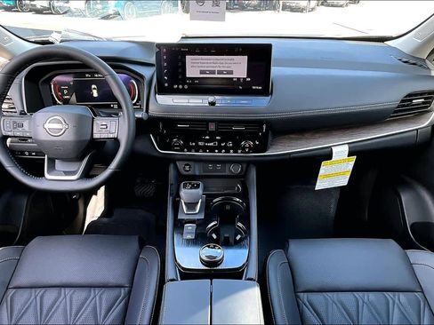 New 2026 Nissan Rogue Platinum image 5