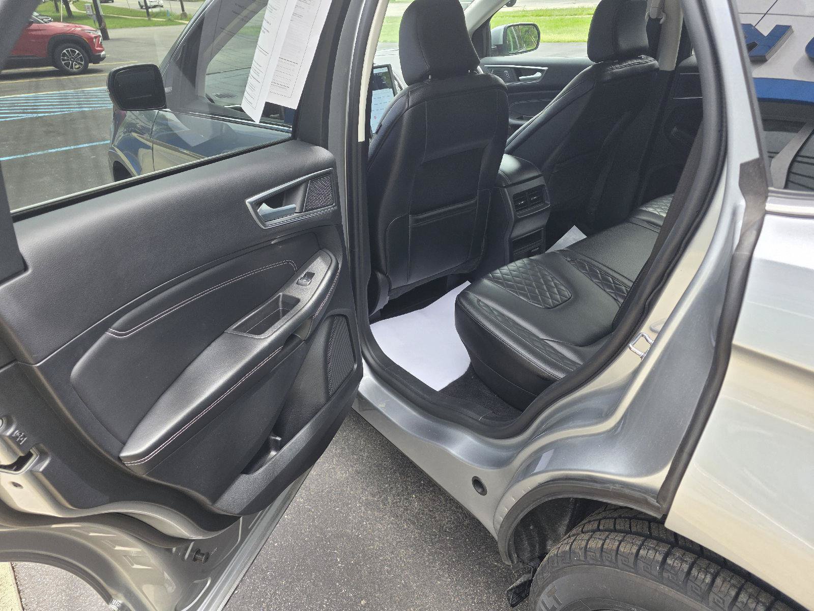 Used 2024 Ford Edge Titanium AWD/4WD image 29