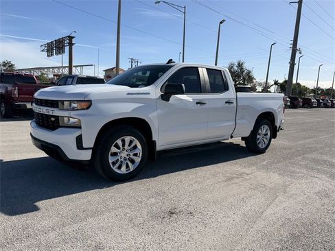 Used 2020 Chevrolet Silverado 1500 Custom w/ Custom Value Package image 7