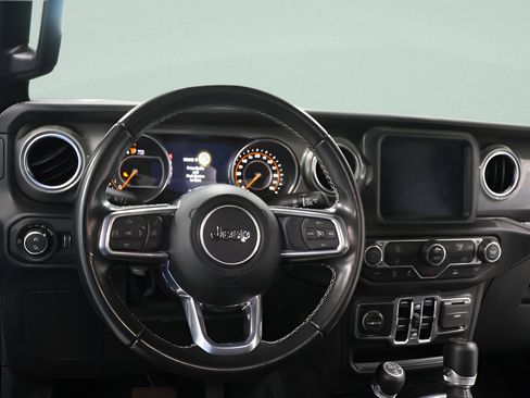 Used 2022 Jeep Gladiator Overland AWD/4WD image 8