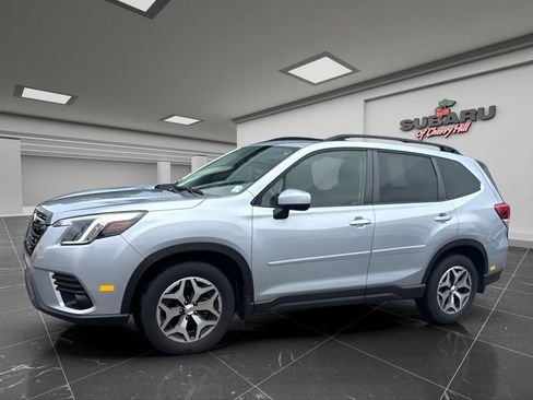 Used 2024 Subaru Forester Premium AWD/4WD image 7