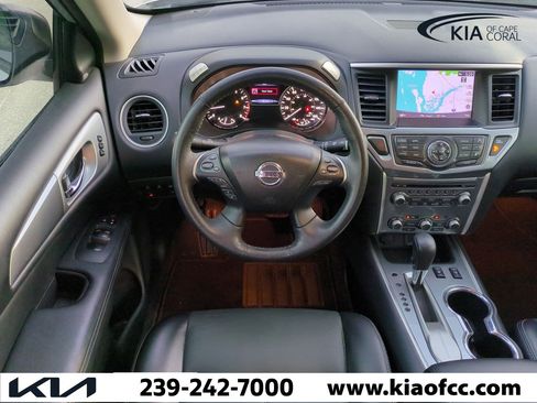 Used 2020 Nissan Pathfinder SL image 15