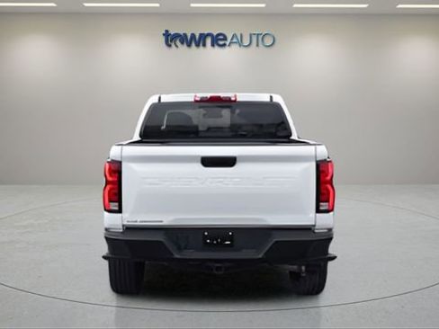 Used 2023 Chevrolet Colorado Z71 w/ Z71 Convenience Package 2 AWD/4WD image 4