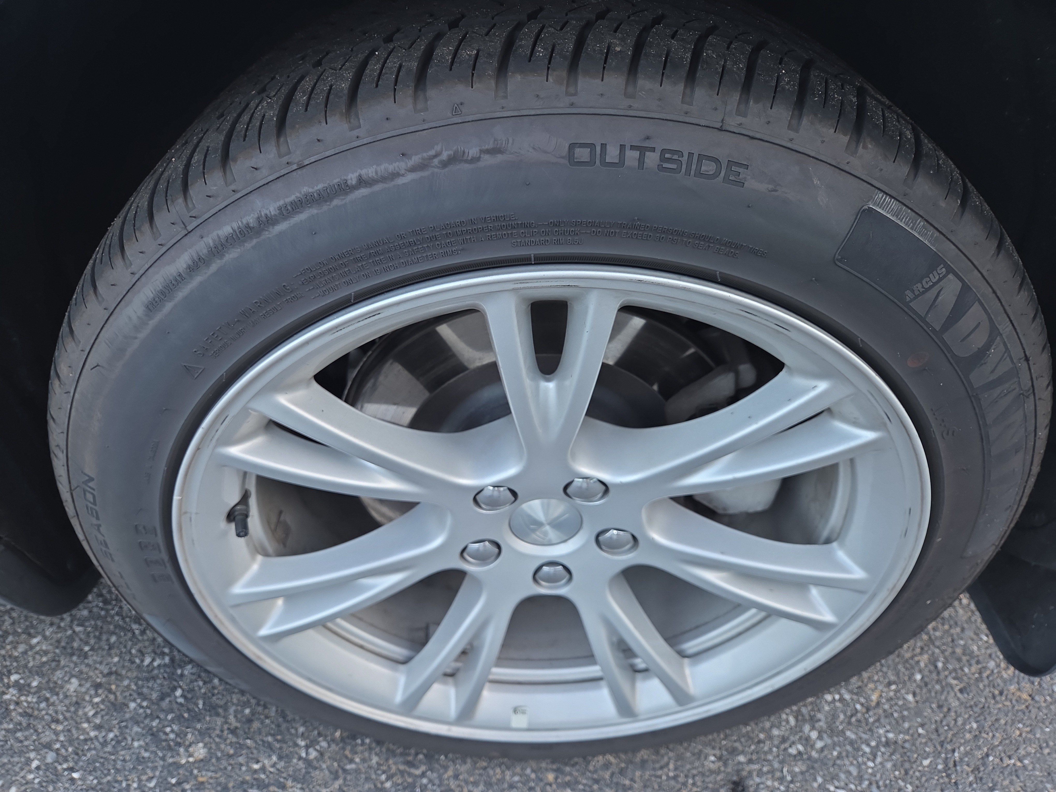 Used 2023 Tesla Model Y AWD image 12
