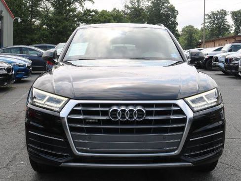 Used 2019 Audi Q5 2.0T Premium Plus w/ Premium Plus Package AWD/4WD image 2