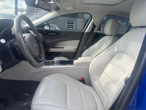 Used 2017 Jaguar XE Prestige RWD image 9
