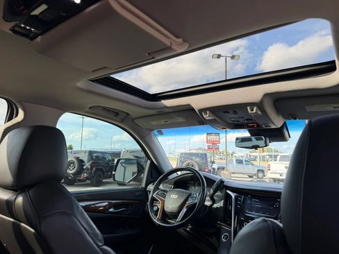 Used 2019 Cadillac Escalade Premium Luxury AWD/4WD image 72