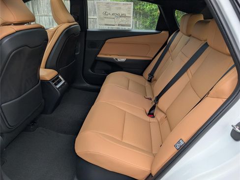 New 2026 Lexus ES 500e AWD/4WD image 10