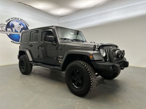 Used 2017 Jeep Wrangler Unlimited Sahara w/ Max Tow Package image 13