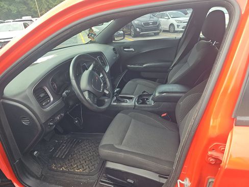 Used 2018 Dodge Charger SXT w/ Blacktop Package RWD image 7
