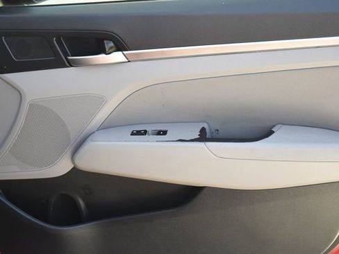 Used 2020 Hyundai Elantra Value Edition image 27