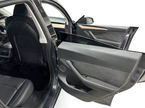 Certified 2023 Tesla Model Y Long Range AWD/4WD image 12