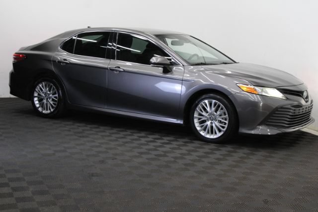 Used 2019 Toyota Camry XLE FWD image 3