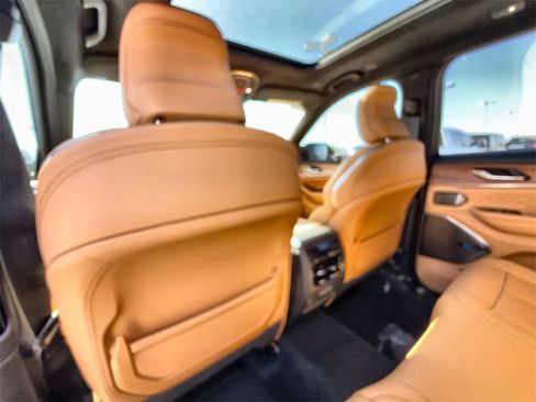 New 2025 Jeep Grand Cherokee Summit image 12