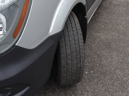 Used 2016 Mercedes-Benz Sprinter 2500 image 41