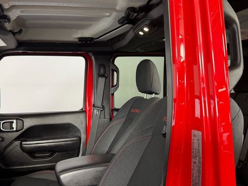 Certified 2025 Jeep Wrangler Unlimited Rubicon image 19