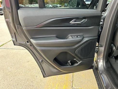 New 2025 Jeep Grand Cherokee 4WD image 9