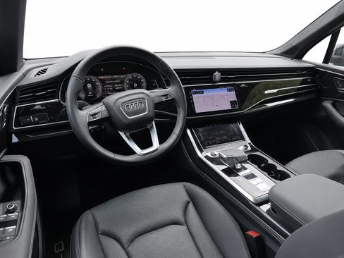 Used 2025 Audi Q7 3.0T Premium Plus w/ Premium Plus Package AWD/4WD image 4