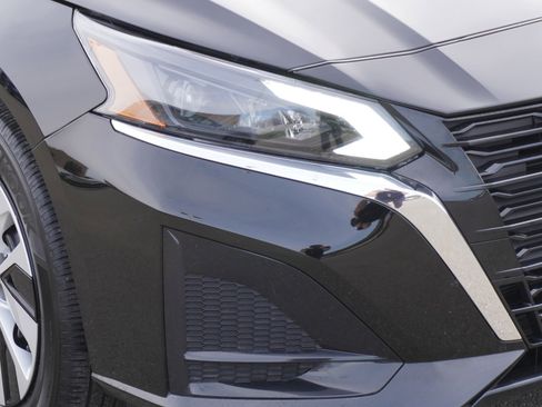 Used 2024 Nissan Altima 2.5 S image 3