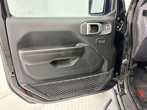 Used 2018 Jeep Wrangler Unlimited Sport S AWD/4WD image 21
