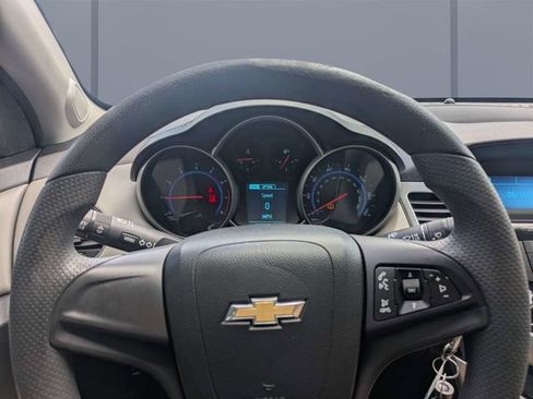 Used 2016 Chevrolet Cruze LS FWD image 26
