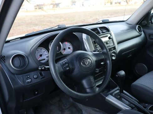 Used 2005 Toyota RAV4 4WD image 15