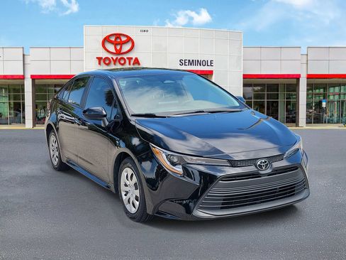 Used 2024 Toyota Corolla LE FWD image 2