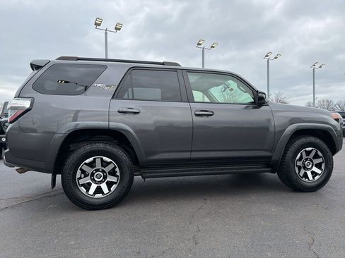 Used 2019 Toyota 4Runner TRD Off-Road Premium AWD/4WD image 60