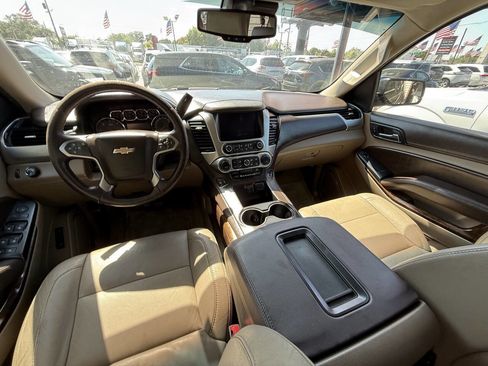 Used 2015 Chevrolet Suburban LT image 6