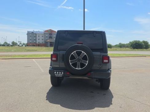 Used 2023 Jeep Wrangler Unlimited Sahara w/ Cold Weather Group AWD/4WD image 7