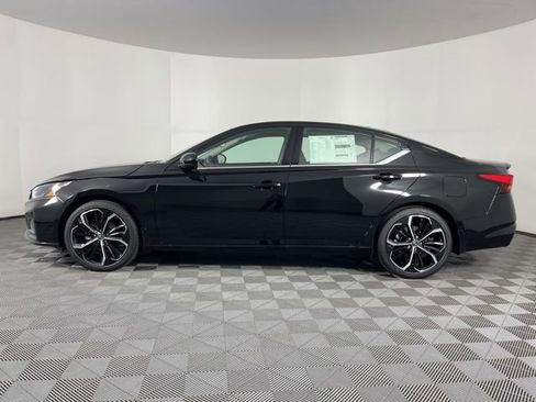 New 2025 Nissan Altima 2.5 SR w/ SR Premium Package image 6