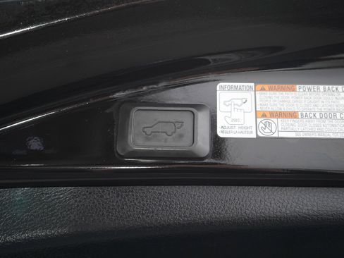 Used 2016 Toyota RAV4 Limited AWD/4WD image 19