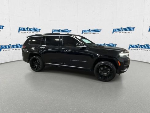 Used 2021 Jeep Grand Cherokee L Summit w/ Advanced Protech Group IV AWD/4WD image 10