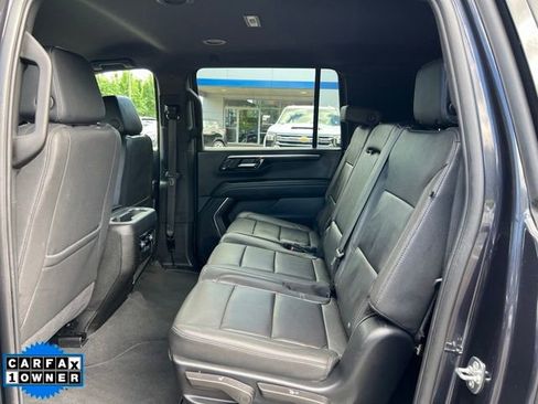 Used 2025 Chevrolet Suburban Z71 AWD/4WD image 13