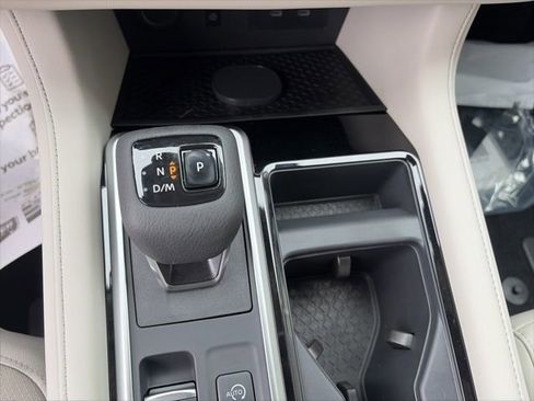 New 2026 Nissan Pathfinder SL image 18