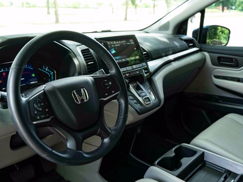Used 2023 Honda Odyssey EX-L image 16