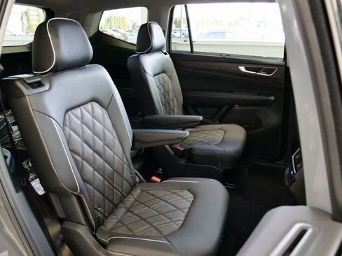 New 2026 Volkswagen Atlas SEL Premium R-Line image 17