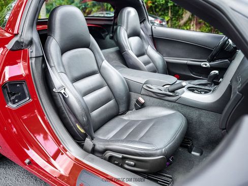 Used 2006 Chevrolet Corvette Coupe w/ Preferred Equipment Group RWD image 49