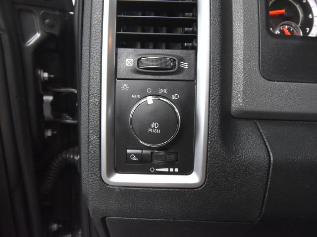Used 2017 RAM 1500 Classic SLT AWD/4WD image 22