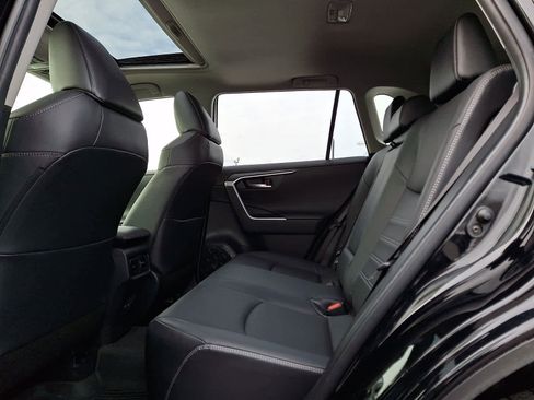 Used 2020 Toyota RAV4 Limited image 10