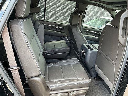 Used 2022 GMC Yukon Denali w/ Denali Premium Package AWD/4WD image 21