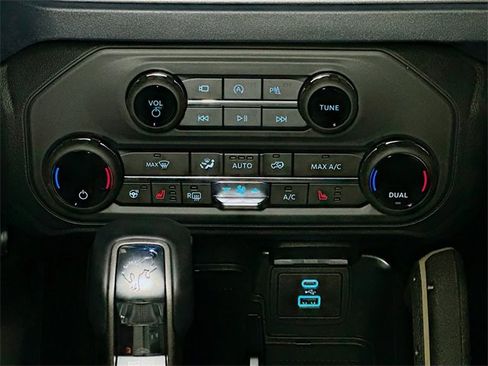 New 2025 Ford Bronco Badlands image 26