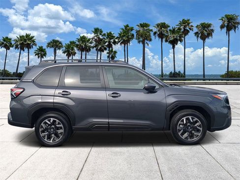 New 2025 Subaru Forester Premium image 3