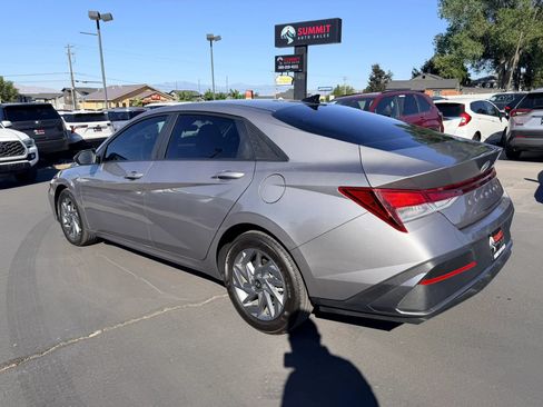 Used 2024 Hyundai Elantra SEL FWD image 6