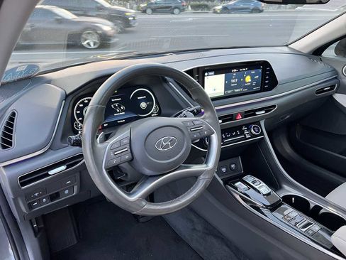Used 2022 Hyundai Sonata Limited image 11