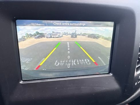 Used 2018 Jeep Compass Latitude w/ Popular Equipment Group FWD image 10